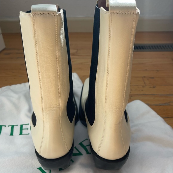 Authentic Bottega Venetta Lean Boots 👢 - Picture 4 of 7